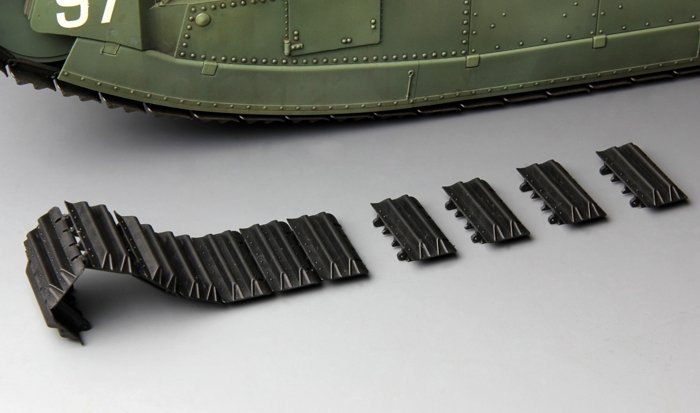 Maquette Meng TS-009 Char 2C Char super lourd français (1/35) – image 10