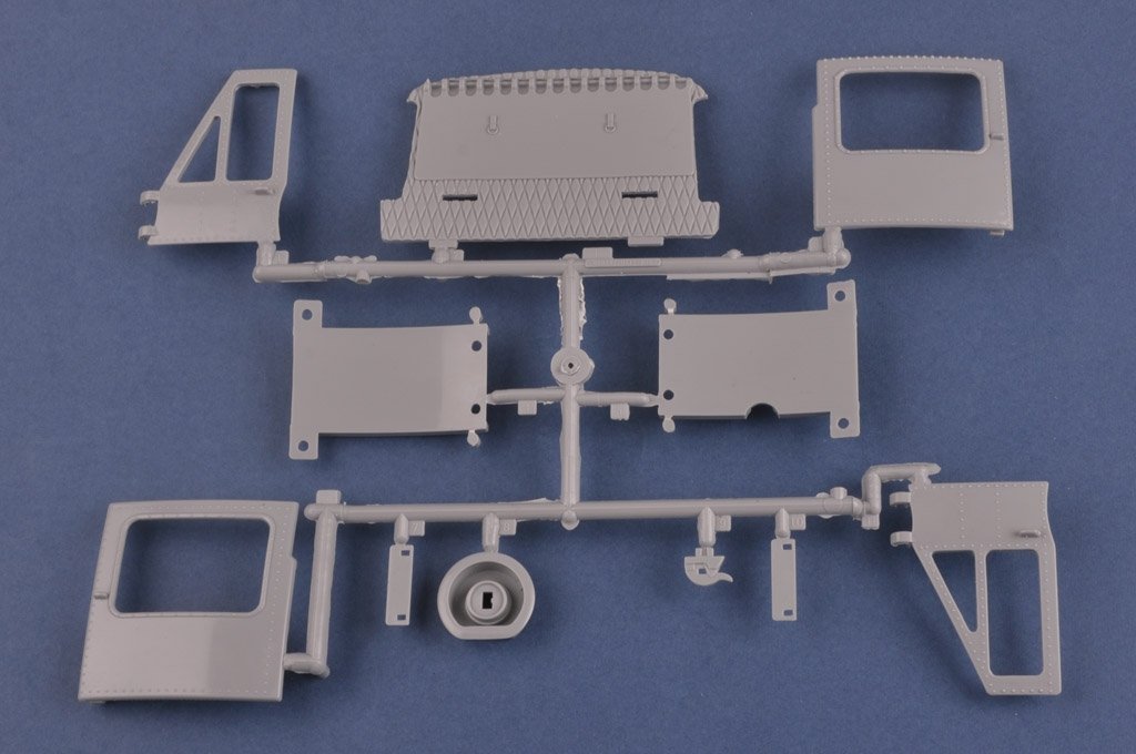 Hobby Boss 81806 UH-1 Huey B 1/18 – Bild 9
