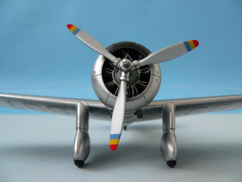Hélice transparente ! Kit avancé CP4803 H-75O Hawk 1/48 – image 34