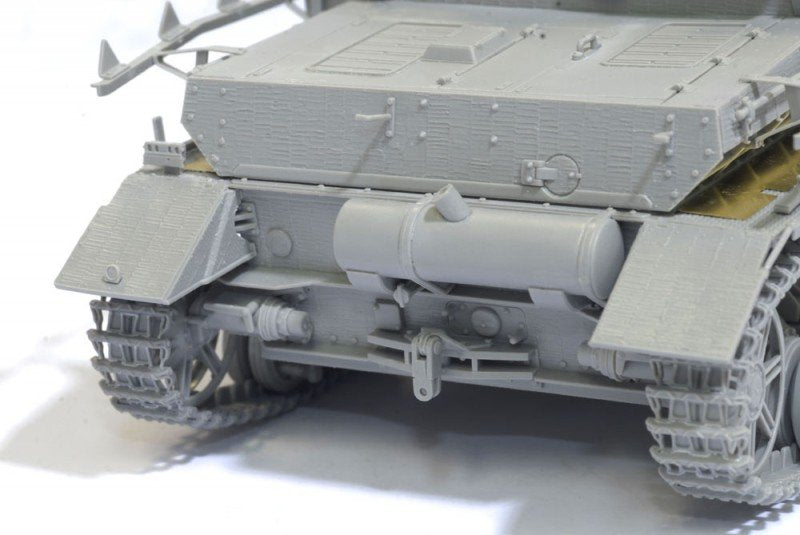 Dragon 6576 d.Kfz. 167 StuG. IV Première production avec Zimmerit (1/35) – Bild 10