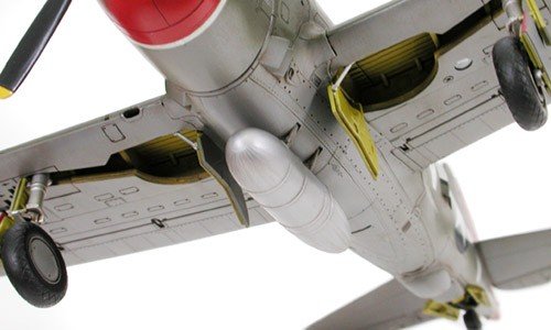 Tamiya 60769 Republic P-47D Thunderbolt Razorback 1/72 – immagine 3
