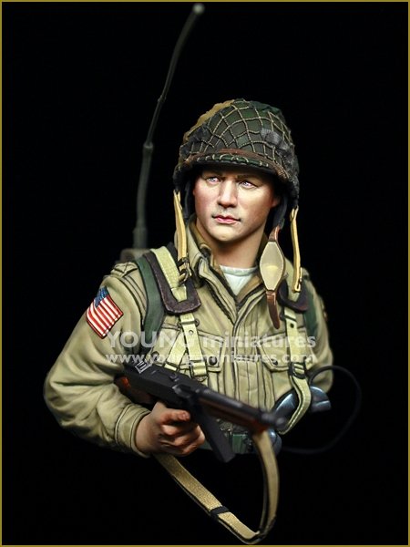 Young Miniatures YM1885 Opérateur radio aéroporté américain CARENTAN 1944 1/10 – image 2