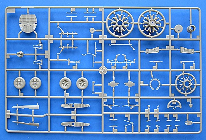 Hobby Boss 80386 F4U-4 Corsair Première version (1/48) – immagine 6