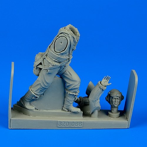 Aerobonus 320066 Pilote de chasse de la RAF Seconde Guerre mondiale 1/32