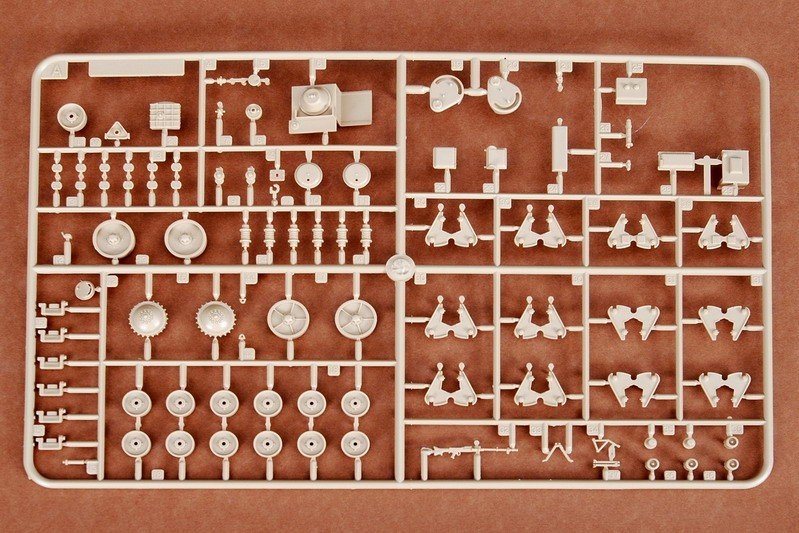 Trumpeter 00355 German 38(H) le véhicule d&amp;#39;observation d&amp;#39;artillerie (1/35) – image 12