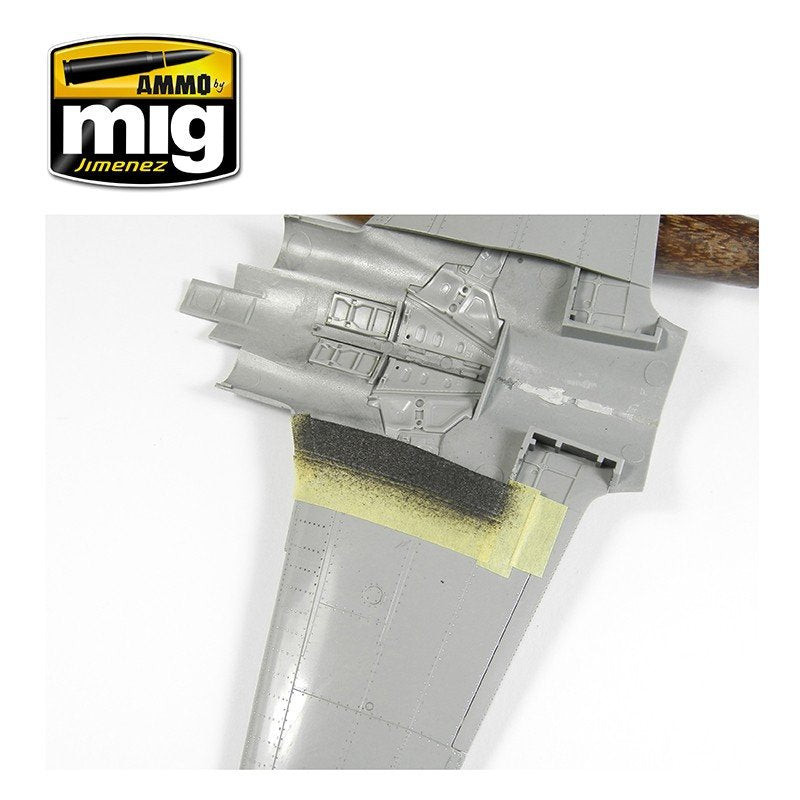 Pâte antidérapante Ammo of Mig 2034 - Couleur noire pour maquettes 1/72 et 1/48  – Bild 7