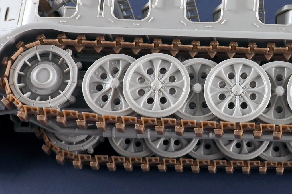 Trumpeter 09575 Schwerer Zugkraftwagen 18 t Sd.Kfz.9 Artillerie Version 1/35 – image 10