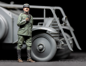 Copper State Models F35-022 Voiture blindée italienne, officier debout, échelle 1/35 – imagen 2