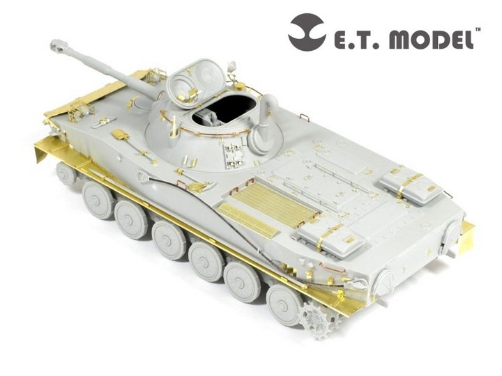 Maquette ET E35-081 Char amphibie léger russe PT-76B (Pour TRUMPETER 00381) (1/35) – image 4