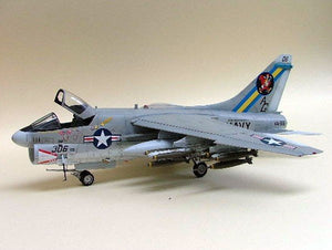 Hasegawa B8 A-7A Corsair II 1/72 – immagine 4