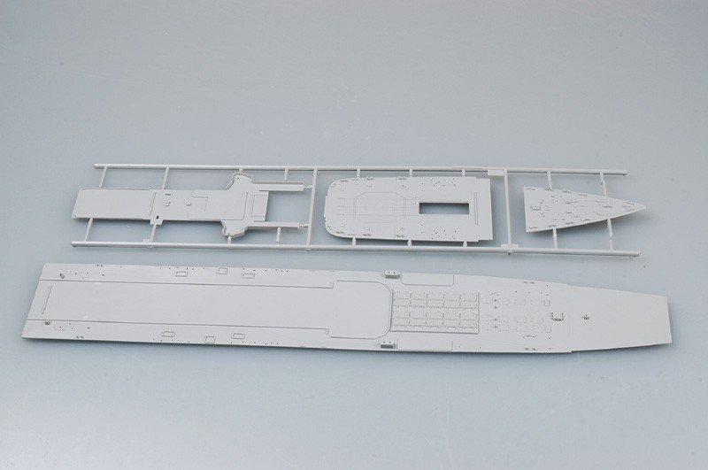 Trumpeter 04522 Croiseur russe Pyotr Velikiy (1/350) – immagine 10