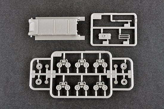Trumpeter 07168 US M4A3E8 avec canon M4 de 105 mm au 1/72 – immagine 5