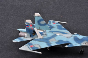Trumpeter 01667 Su-33 Flanker russe D – image 7