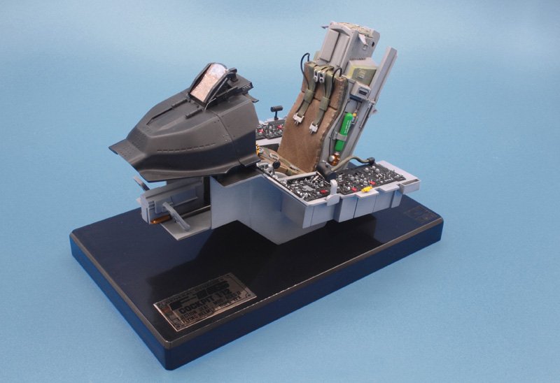 Italeri 2990 Cockpit F-16 1/12 – image 12