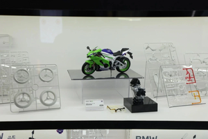 Meng Model MT-007 Kawasaki Ninja ZX-10R 1/9 – zdjęcie 3