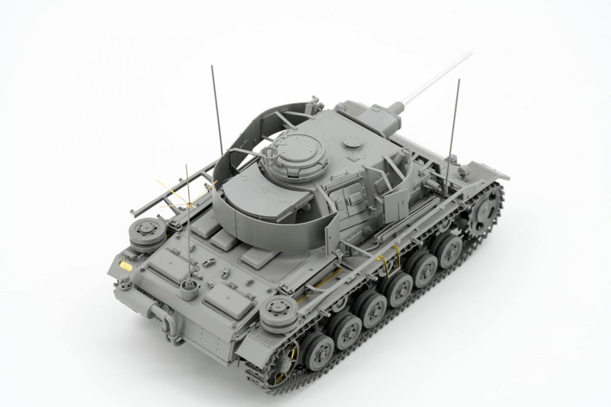 Border Model BT-048 Pz.Bef.Wg.III Ausf.K 2in1 avec Schürzen 1/35 – image 12