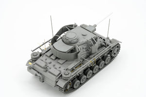 Border Model BT-048 Pz.Bef.Wg.III Ausf.K 2in1 avec Schürzen 1/35 – image 12