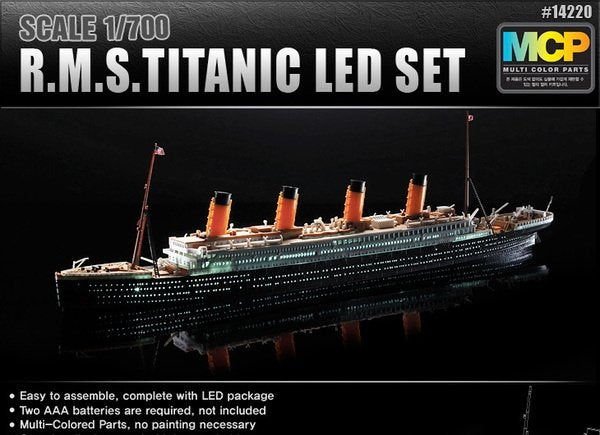 Maquette Academy 14220 RMS Titanic avec éclairage LED, échelle 1/700