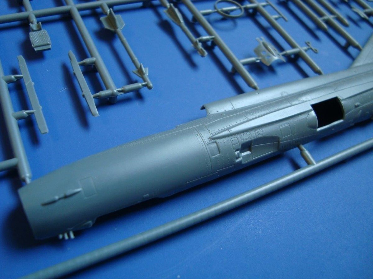 Kozavody Prostejov KPM0100 MiG-21 BIS Fishbed Partie I. (1/72) – immagine 7