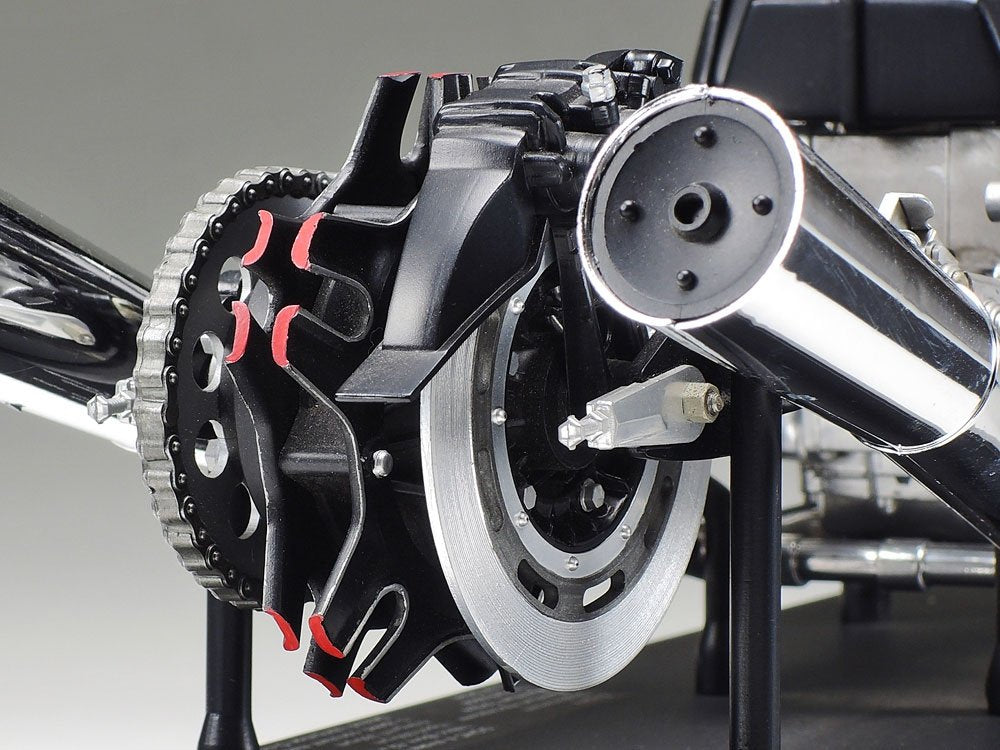 Moteur de moto Tamiya 16023 Kawasaki Z1300 1/6 – image 4
