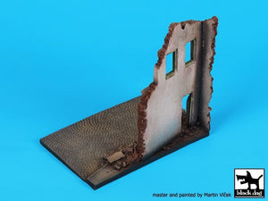 Socle de ruines de maison Black Dog D48001 au 1/48 – immagine 2