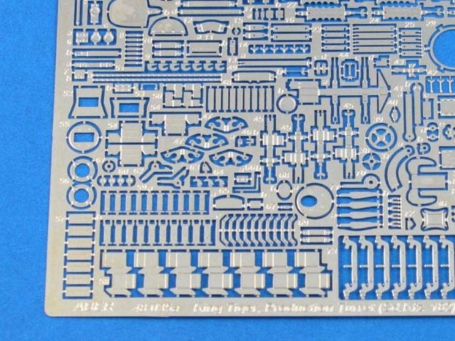 Aber 48035 Pz.Kpfw.VI, Ausf.B TIGER II avec tourelle Tamiya 1/48 production – imagen 4