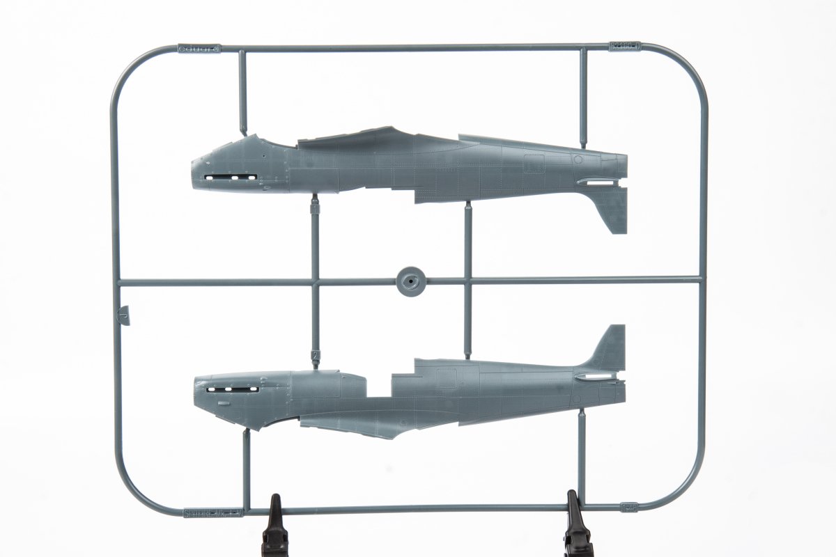 Eduard 82126 Spitfire Mk. Vc TROP 1/48 – Bild 12