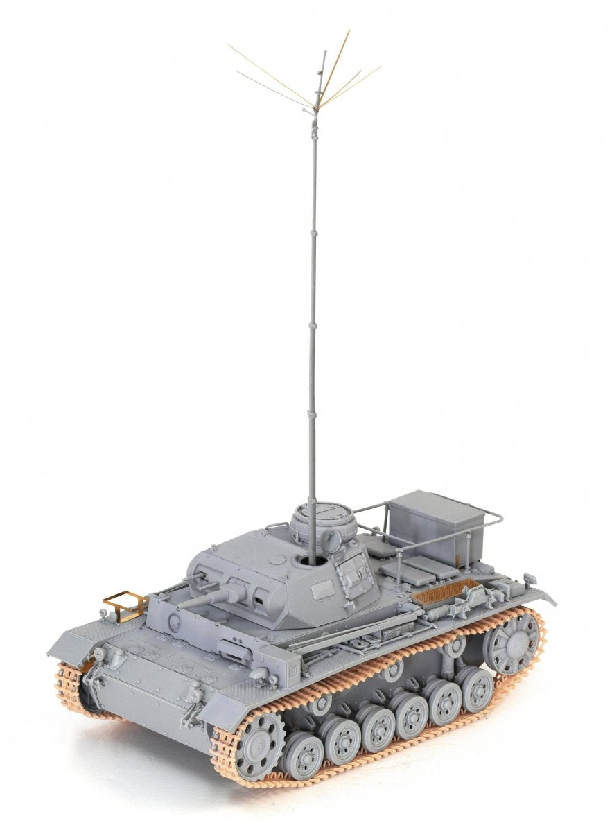 Dragon 6901 DAK Pz.Bef.Wg.III Ausf.H 1/35 – image 3