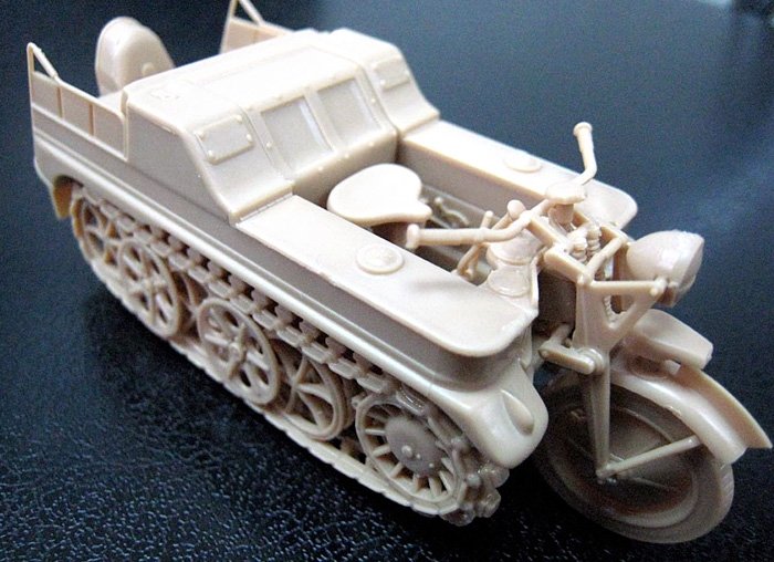 Zoukei-Mura SWPS01 Sd.Kfz 2 Kettenkrad 1/32 – image 4
