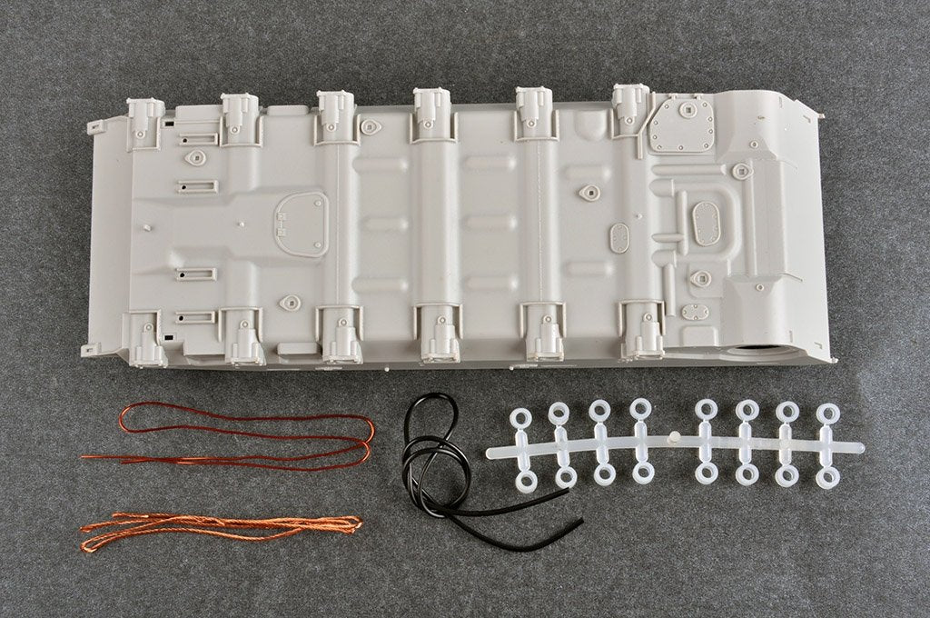 Trumpeter 09609 Char russe T-72B1 avec KTM-6 et blindage à grille 1/35 – immagine 6