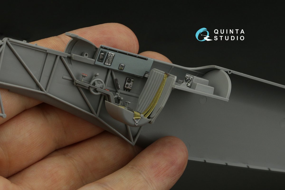 Intérieur imprimé en 3D et coloré sur papier décalcomanie (ICM) pour le Yak-9 T/K de Quinta Studio QD32159, échelle 1/32  – image 3