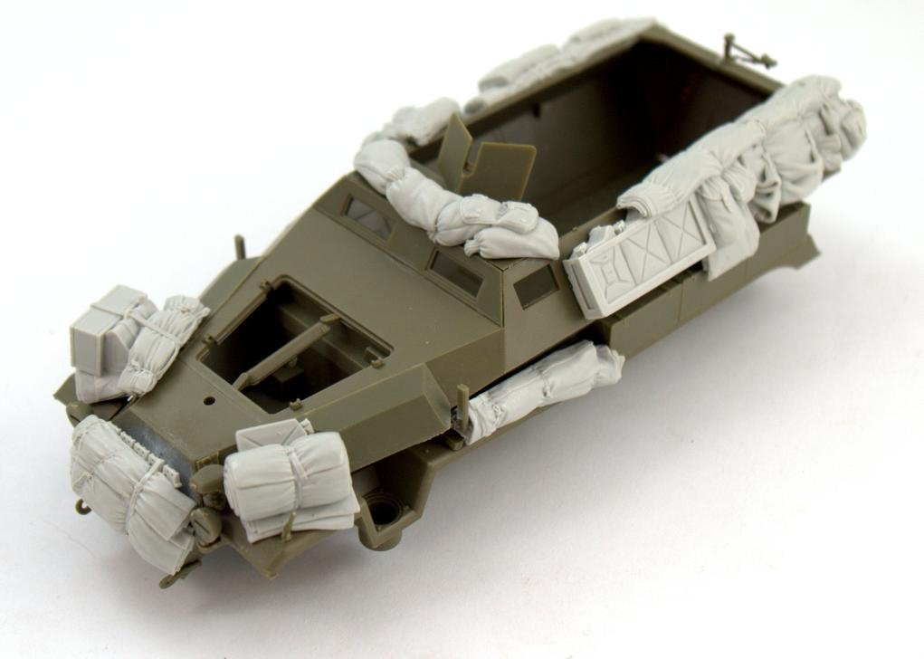 Panzer Art RE35-496 Kit de rangement pour Sd.Kfz 251C 1/35 – immagine 2