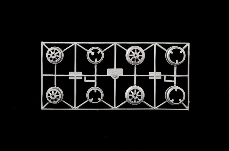 Italeri 4704 ALFA ROMEO 179-179C (1/12) – image 22