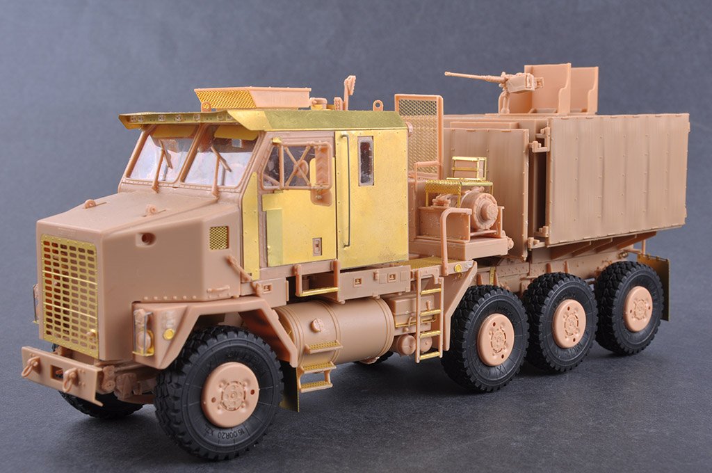 Camion armé Hobby Boss 85525 M1070 au 1/35 – image 20