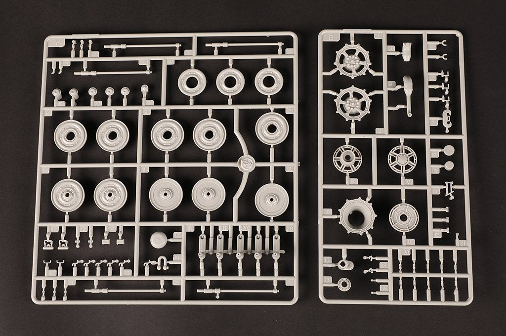Hobby Boss 84559 Pz.Kpfw.VI Sd.Kfz.182 Tiger II (Henschel 105mm) 1/35 – Bild 12