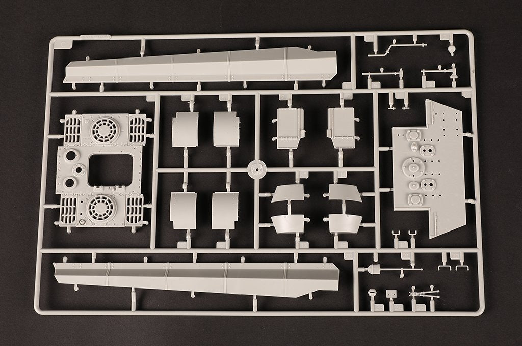 Hobby Boss 84559 Pz.Kpfw.VI Sd.Kfz.182 Tiger II (Henschel 105mm) 1/35 – Bild 10