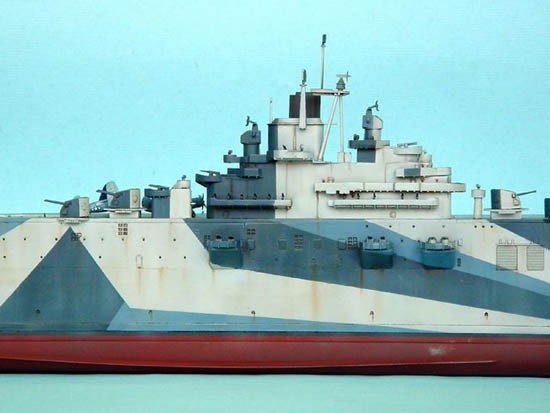 Trumpeter 05603 Porte-avions américain CV-10 Yorktown 1944 (1/350) – Bild 2