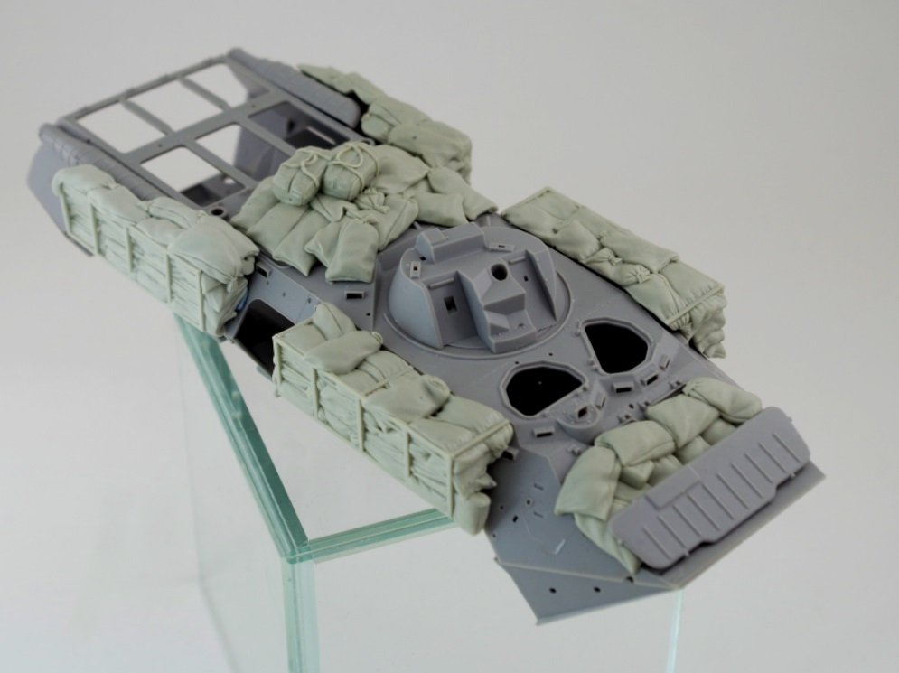 Panzer Art RE35-693 Blindage de sacs de sable pour BTR-80 ukrainien 1/35 – immagine 2