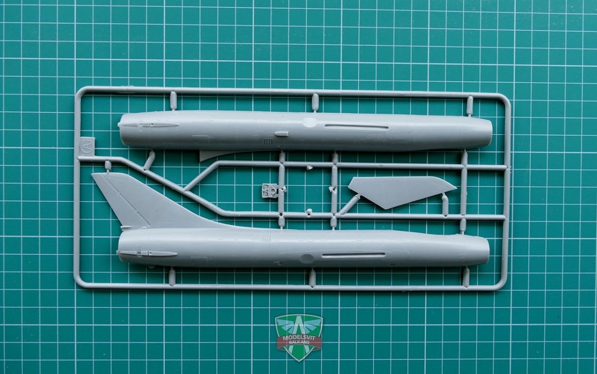 Modelsvit 72006 Sukhoi Su-7B 1/72 – immagine 5