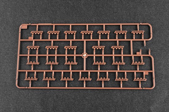 Trumpeter 09540 Pz.Kpfw.VI Ausf.E Sd.Kfz.181 Tiger I (production tardive) avec Zimmerit (1/35) – image 8