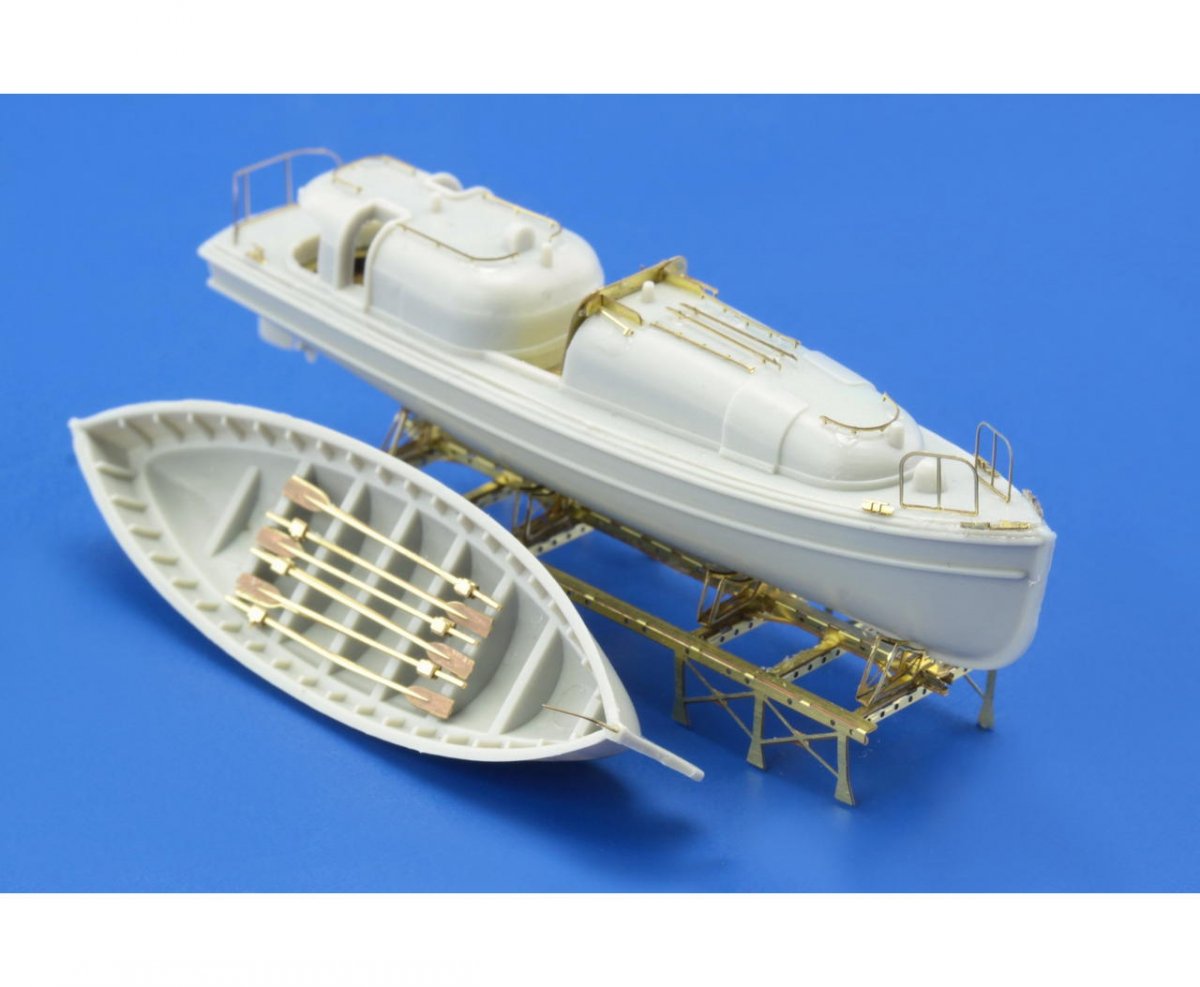 Eduard 53104 USS Arizona partie 3 - canots de sauvetage TRUMPETER 1/200 – image 5