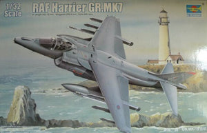Trumpeter 02287 BAe Harrier GR.7 (service RAF) (1/32)