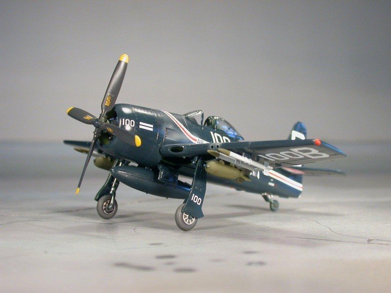 Revell 04680 F8F-1 Bearcat (1/72)  – image 4