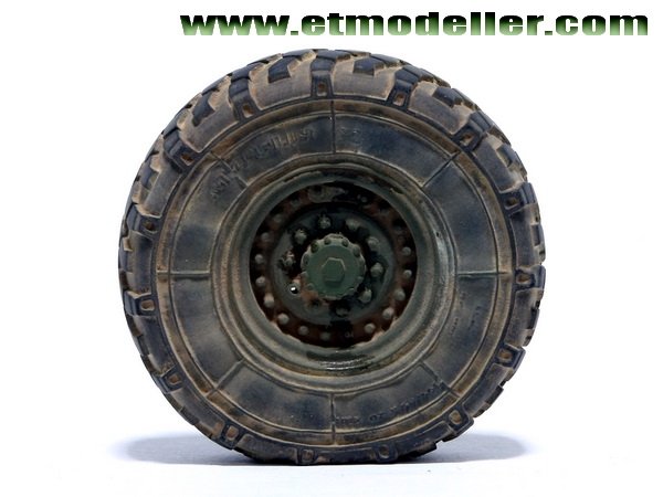 Camion cargo standard américain moderne M1083 FMTV, modèle ET ER35-045, roues lestées pour TRUMPETER 1/35 – immagine 2