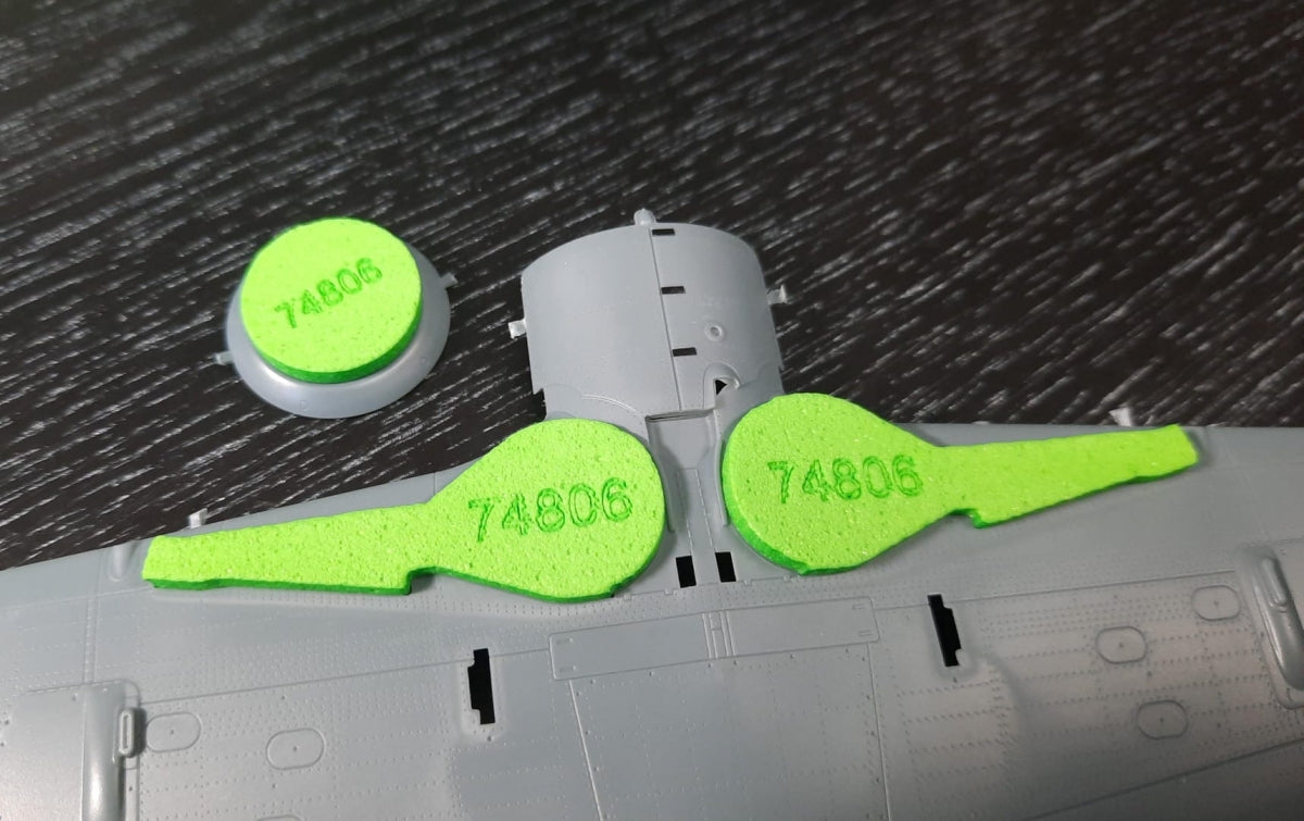 Omask 74806 Bouchons de puits de train d&amp;#39;atterrissage pour Fw 190 A-7/A-8/F (pour Eduard) 1/48 – imagen 2