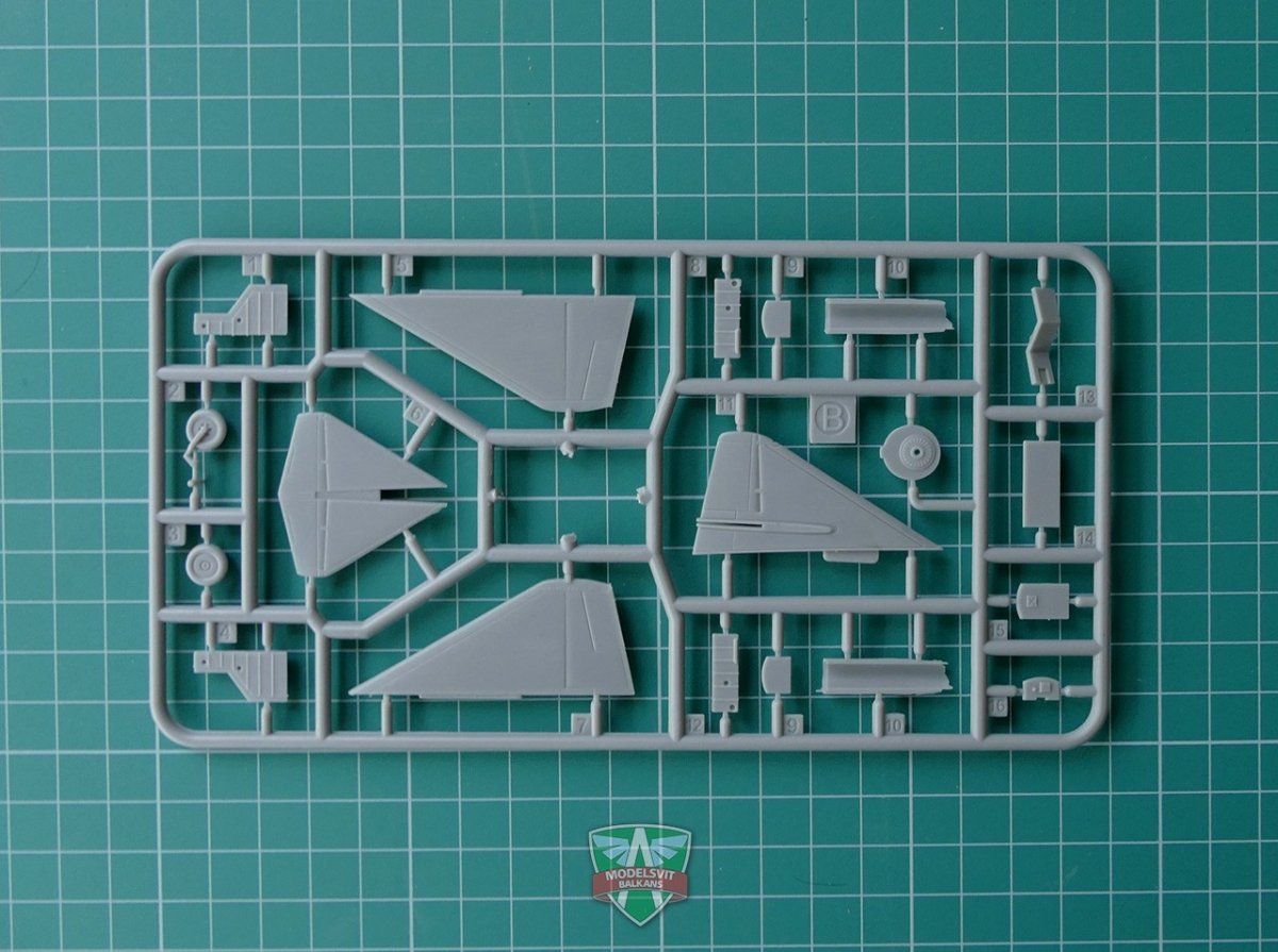 Modelsvit 72026 Démonstrateur supersonique Yak-1000 1/72 – image 6