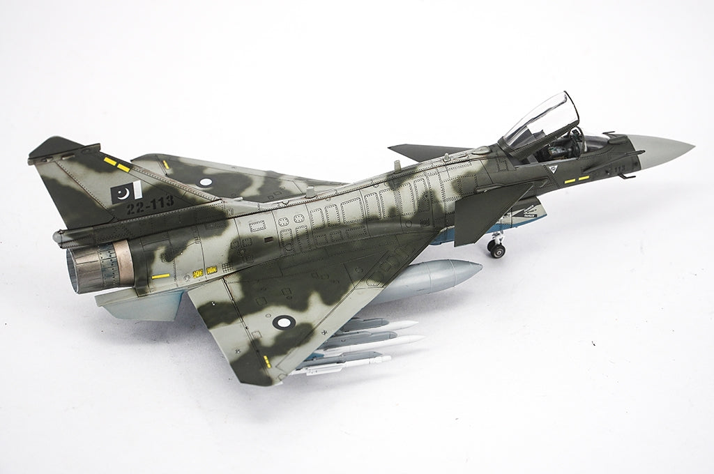 Trumpeter 01690 PAF J-10CE Multi-Role Fighter &amp; IAF Rafale 2 in 1 1/72