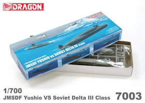 Dragon 7003 Yushio contre Delta III 1/700