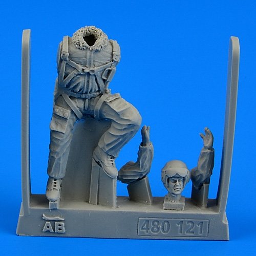 Aerobonus 480121 Pilote soviétique - période de la guerre froide 1/48