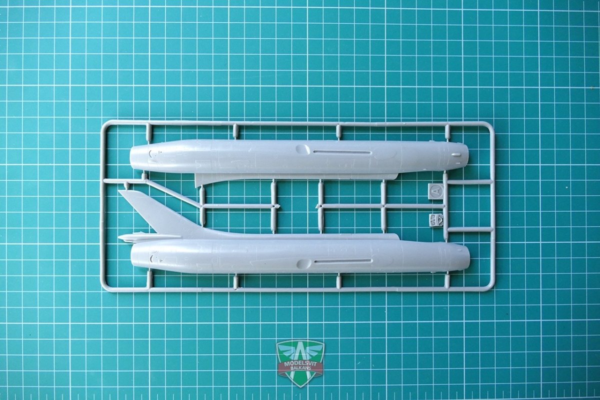 Maquette Modelsvit 72019 S-32MK Bombardier soviétique 1/72  – imagen 5